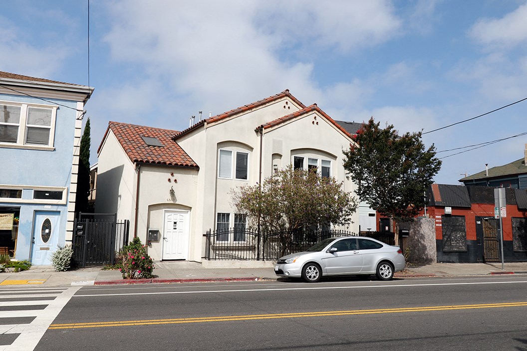 6605 Shattuck Ave, Oakland photo 2